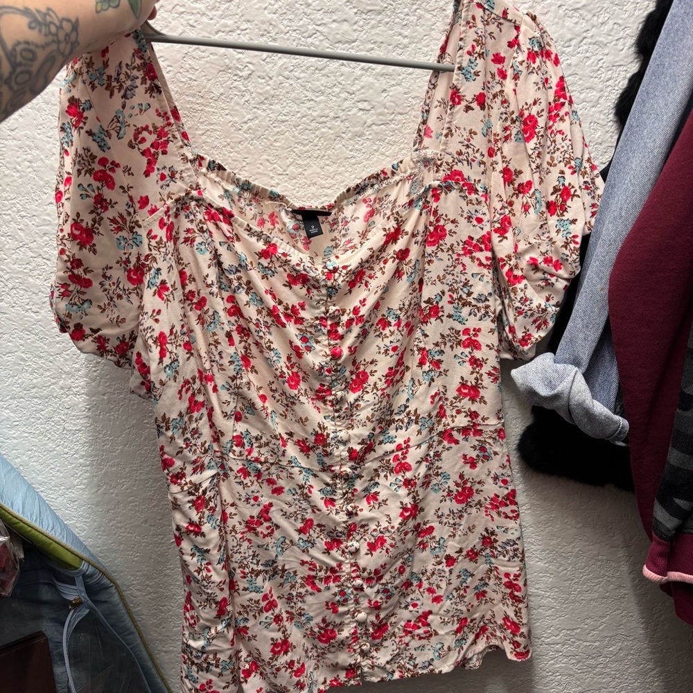 Torrid floral print blouse
